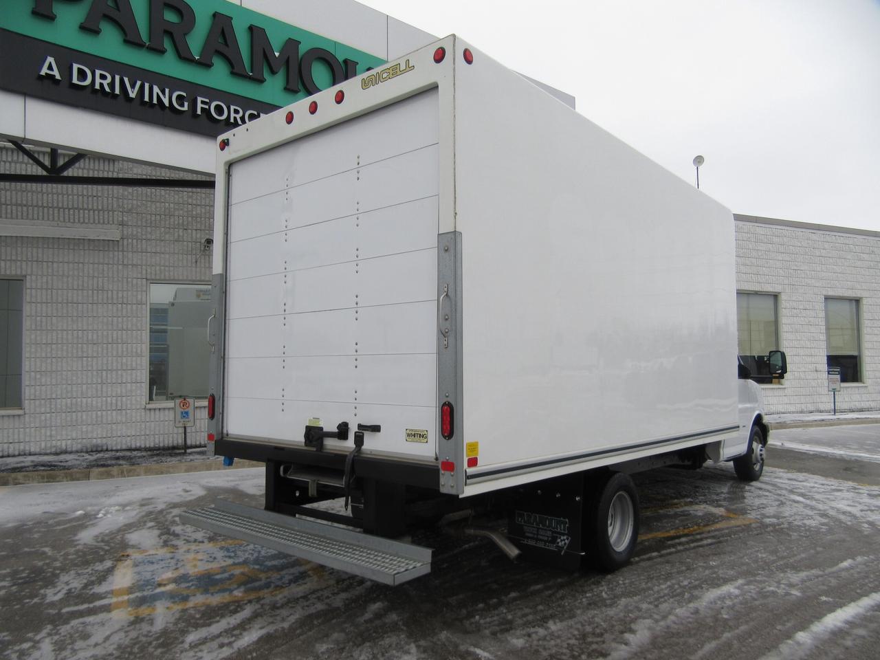 2023 Chevrolet ChevroletExpress 3500 CUSTOM 16FT HIGH BOX CUBE VAN 91 INCH HEIGHT Photo2