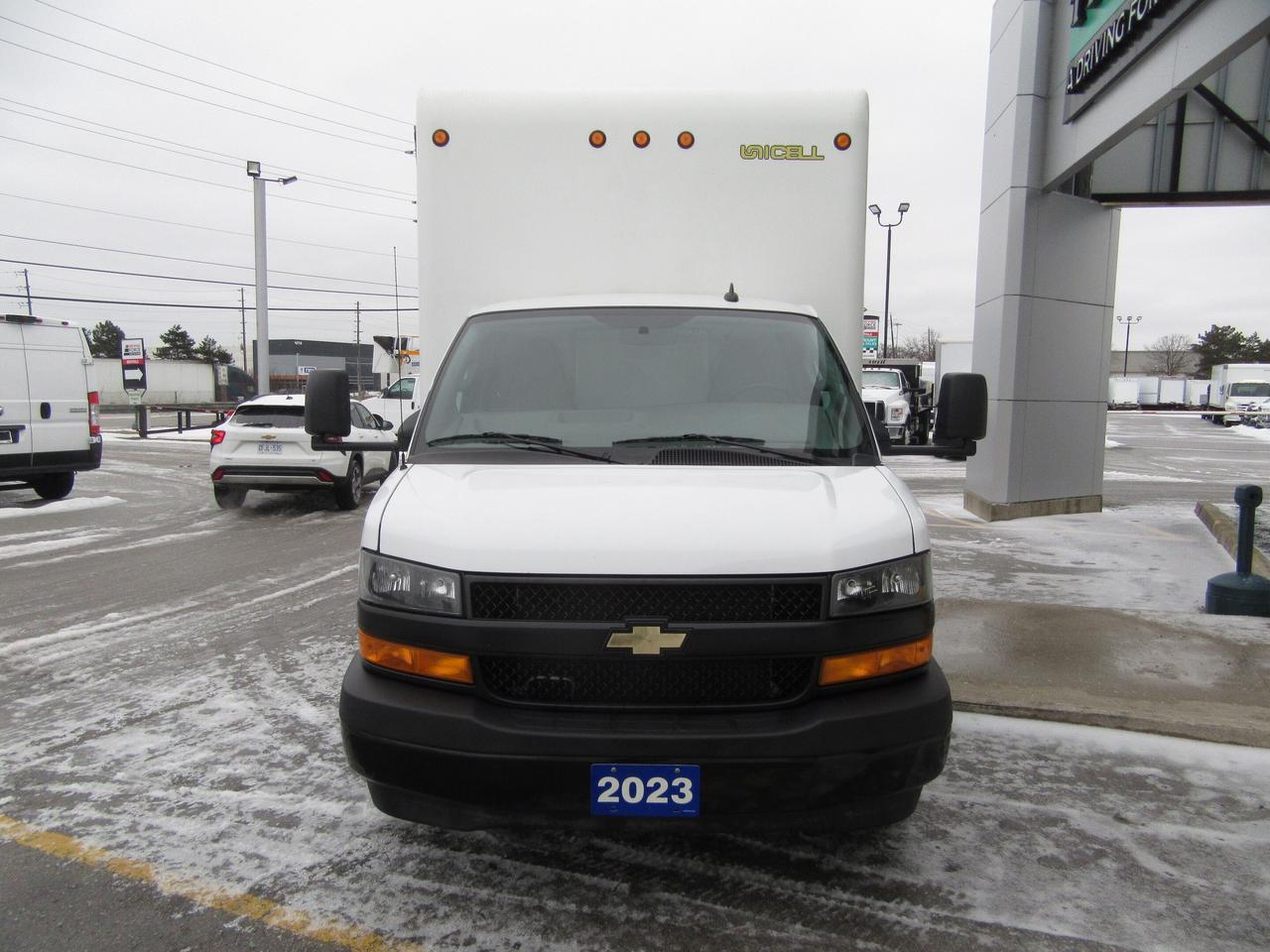 2023 Chevrolet ChevroletExpress 3500 CUSTOM 16FT HIGH BOX CUBE VAN 91 INCH HEIGHT Photo