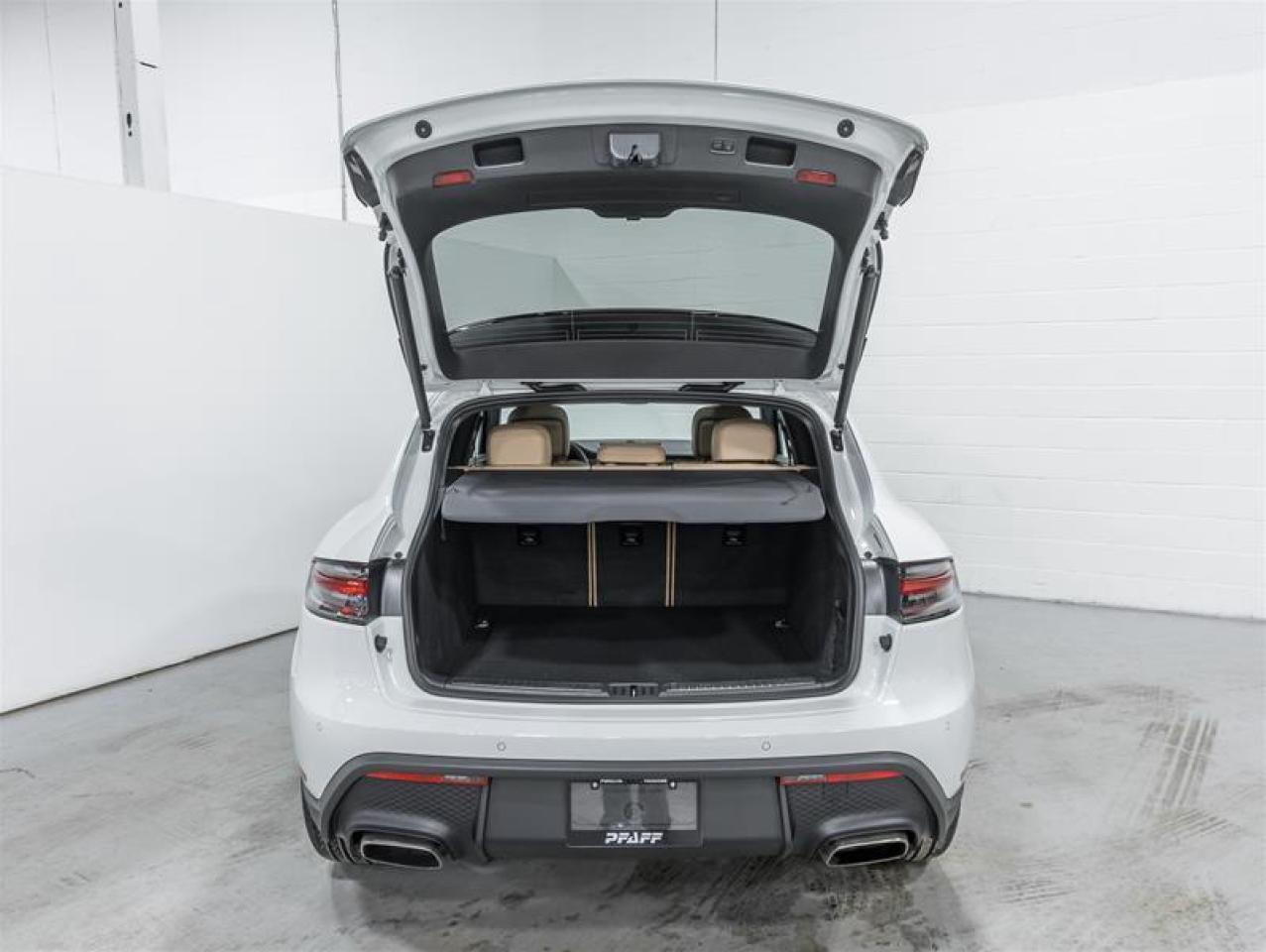 2026 Porsche Macan  Photo