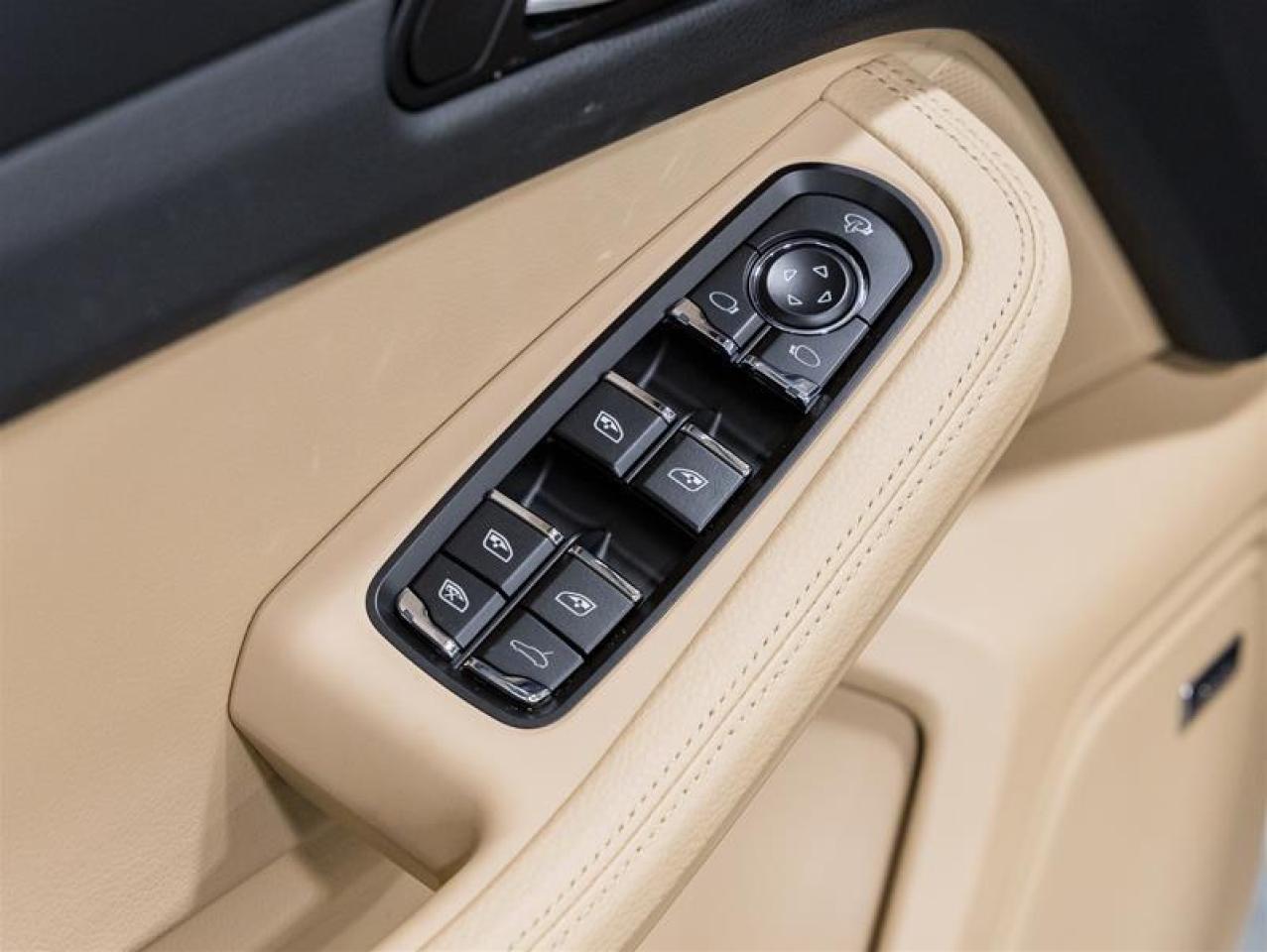 2026 Porsche Macan  Photo