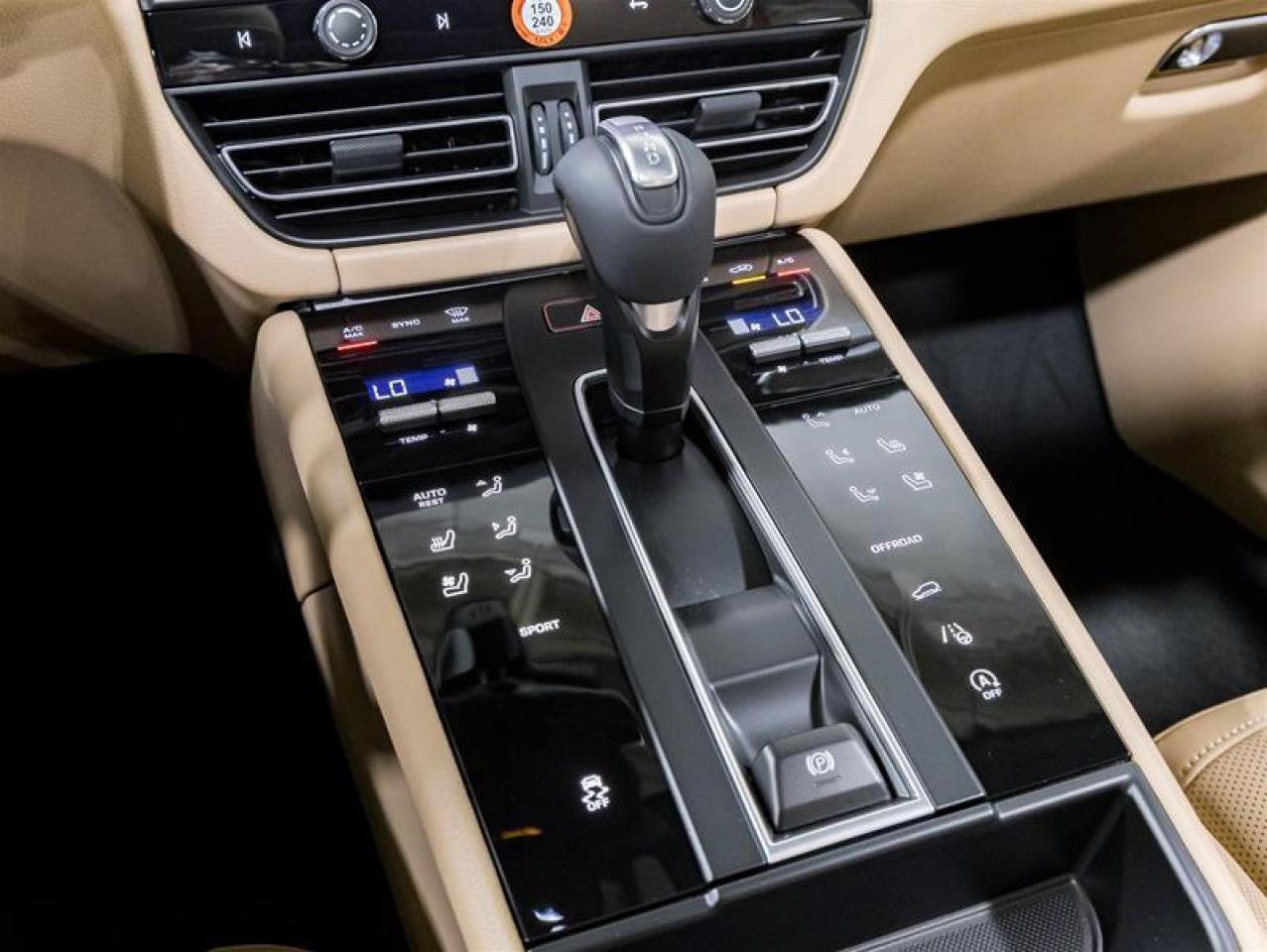 2026 Porsche Macan  Photo