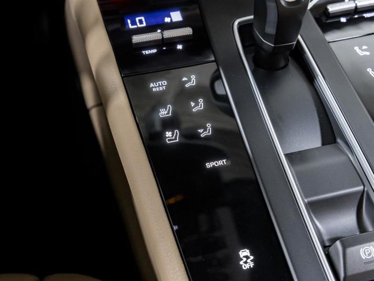 2026 Porsche Macan  Photo