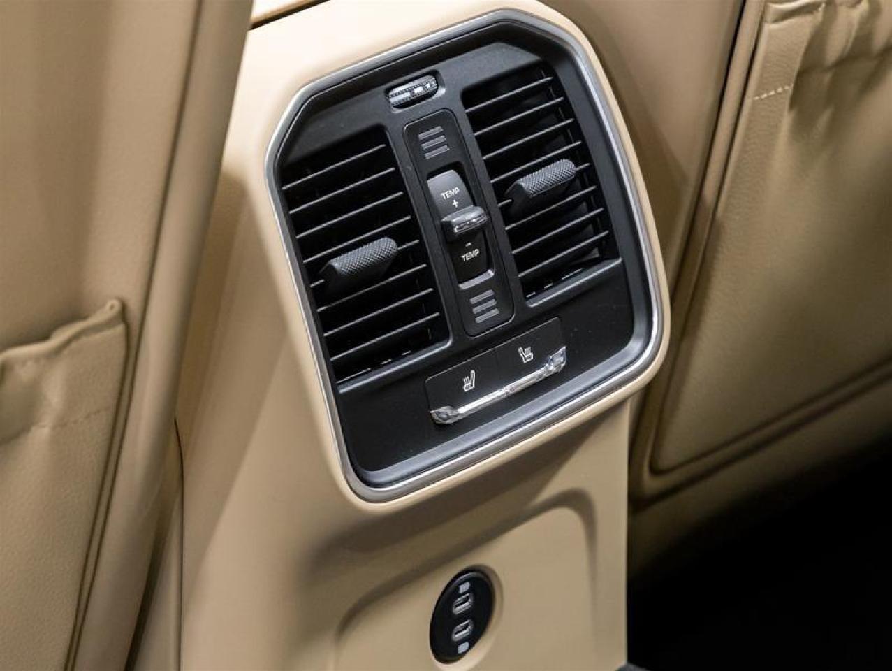 2026 Porsche Macan  Photo