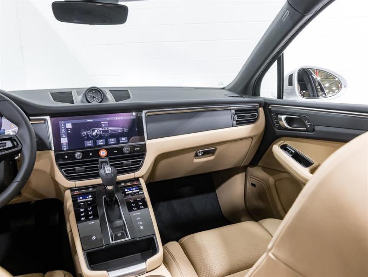 2026 Porsche Macan  Photo