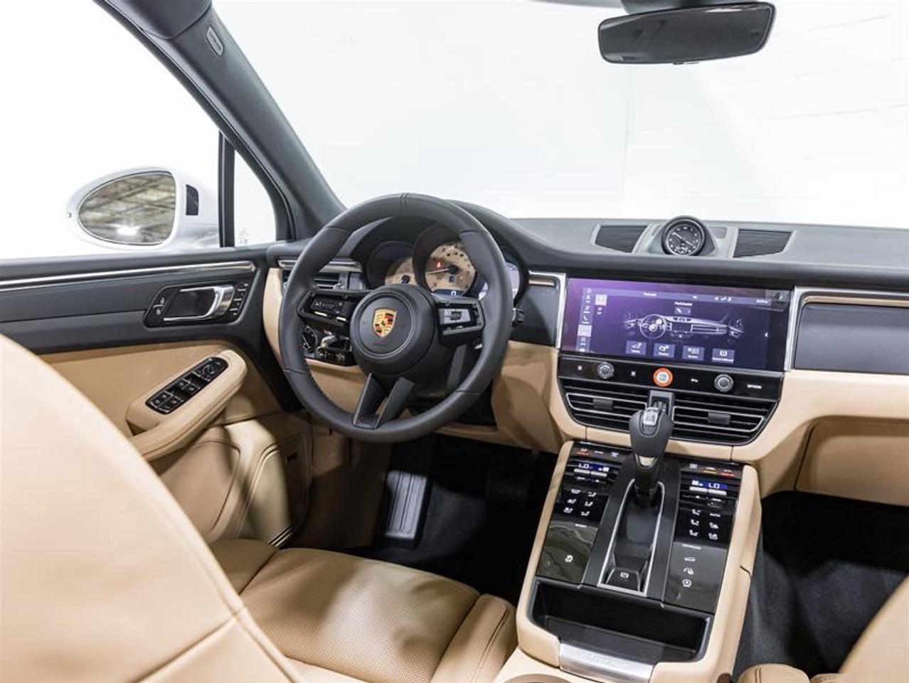 2026 Porsche Macan  Photo