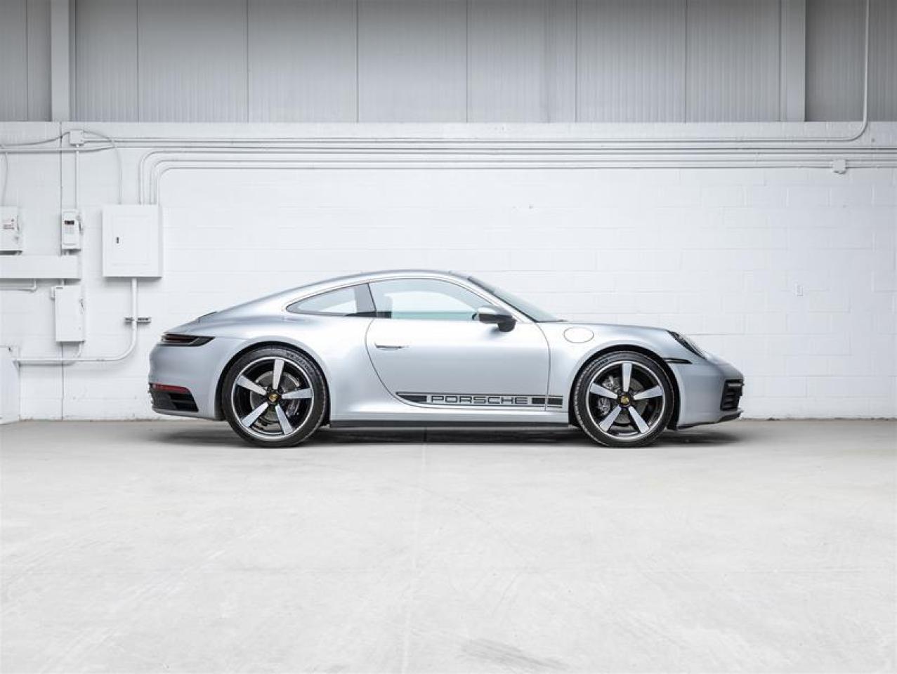 2020 Porsche 911  Photo