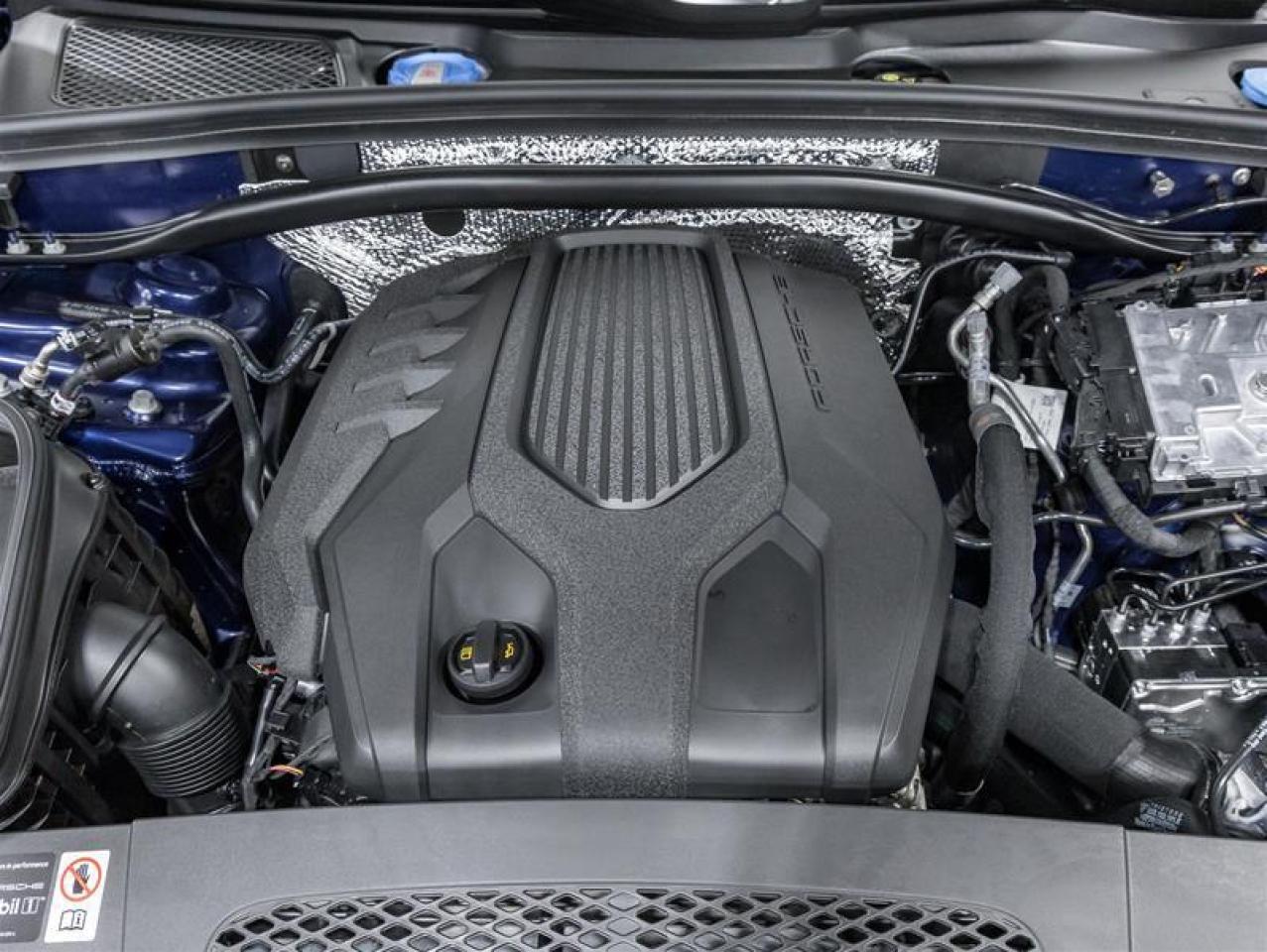 2026 Porsche Macan  Photo2