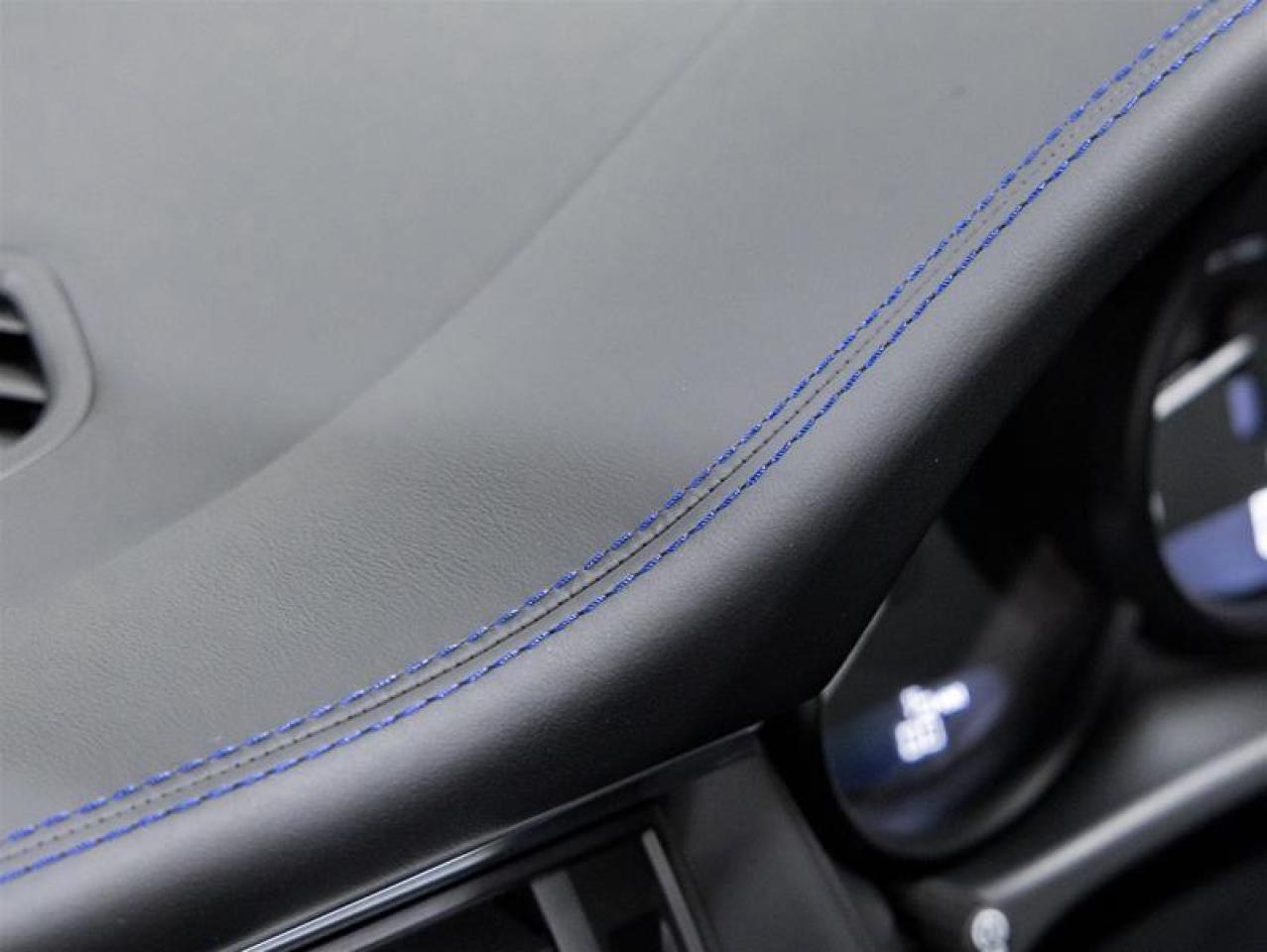 2026 Porsche Macan  Photo