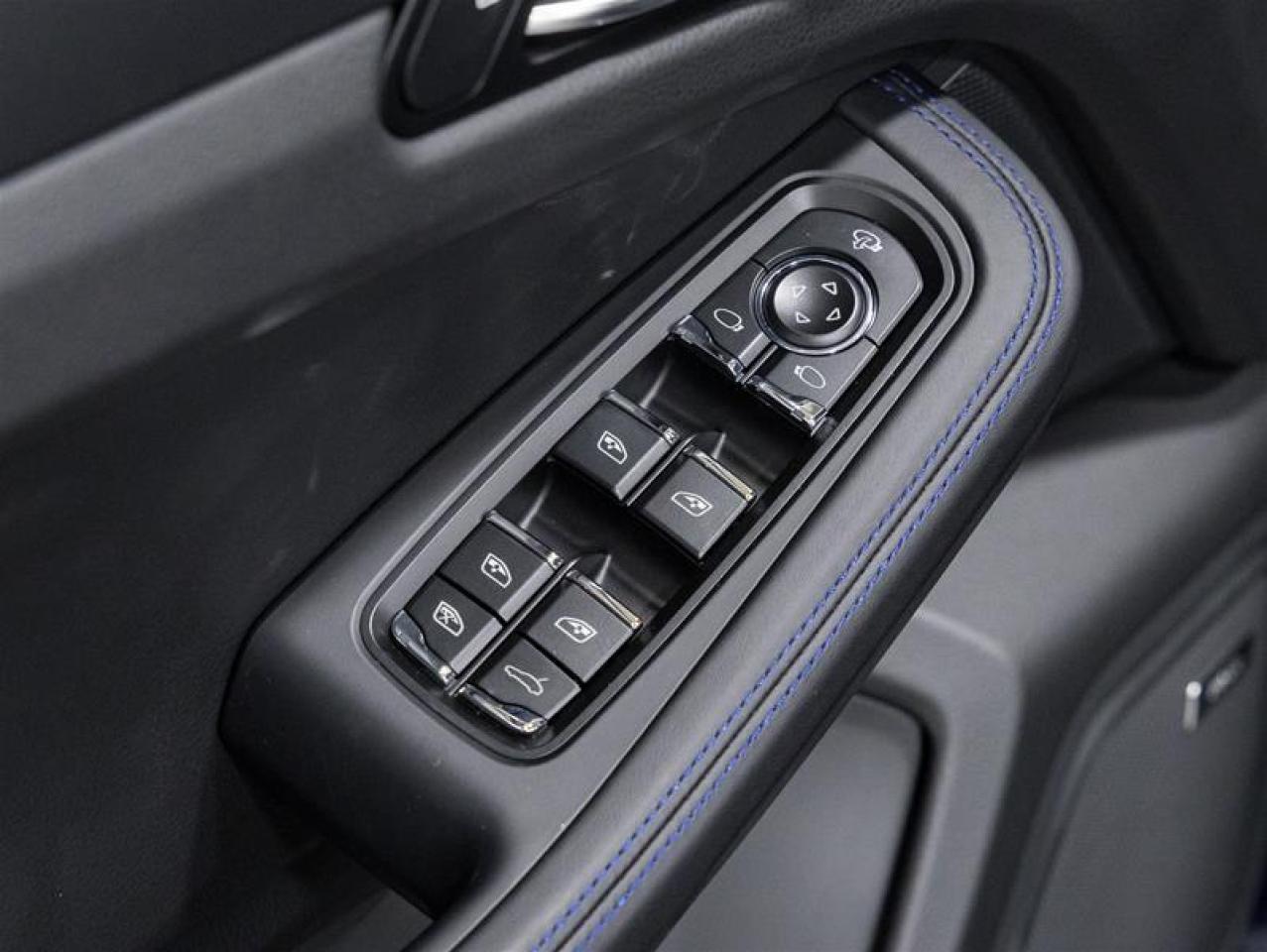 2026 Porsche Macan  Photo