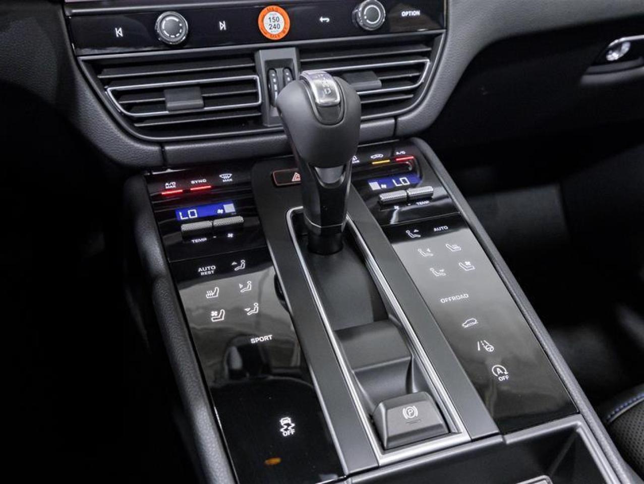 2026 Porsche Macan  Photo