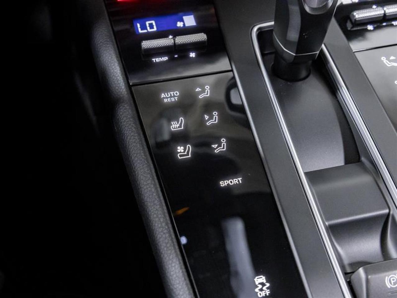 2026 Porsche Macan  Photo