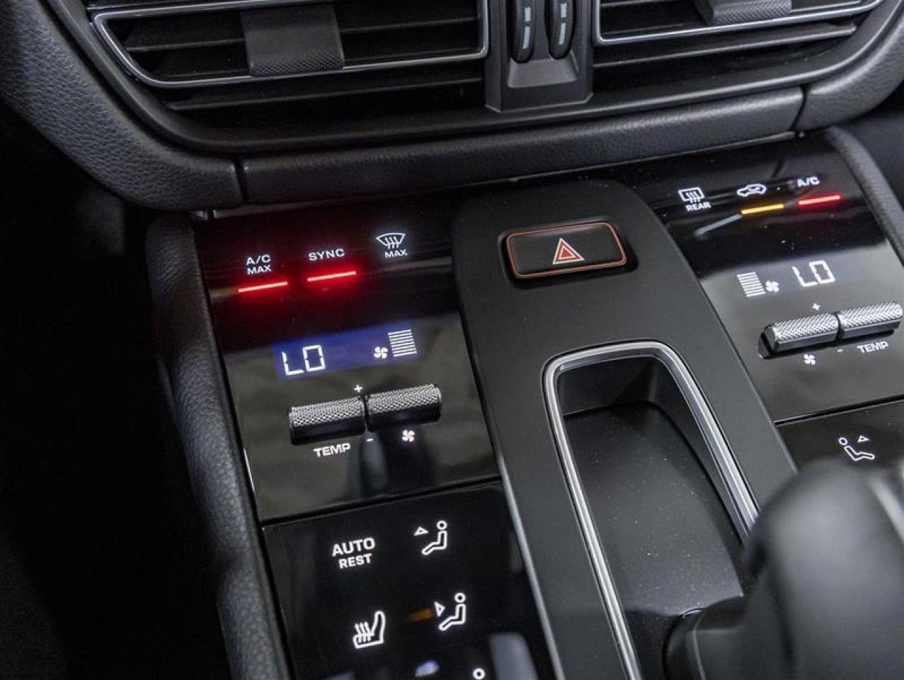 2026 Porsche Macan  Photo