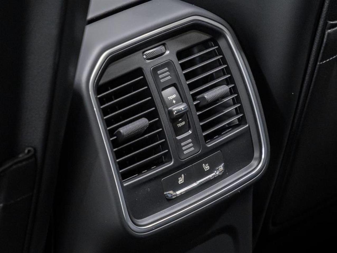 2026 Porsche Macan  Photo