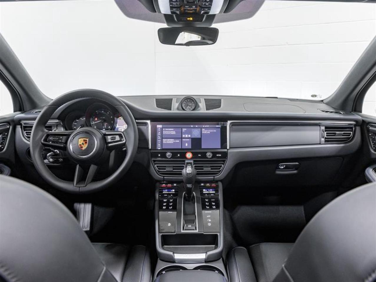 2026 Porsche Macan  Photo