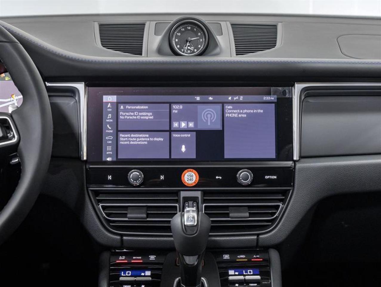 2026 Porsche Macan  Photo