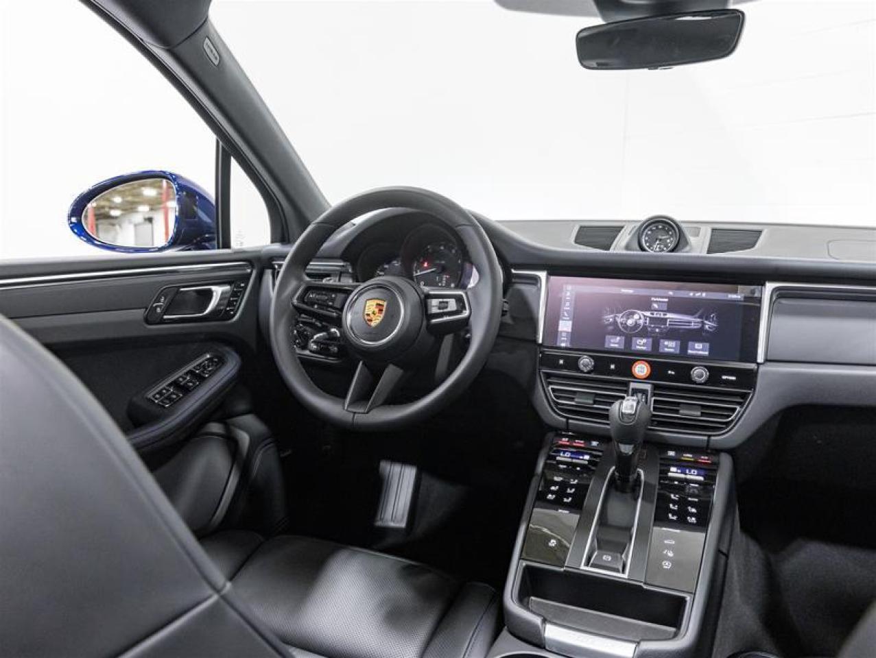 2026 Porsche Macan  Photo