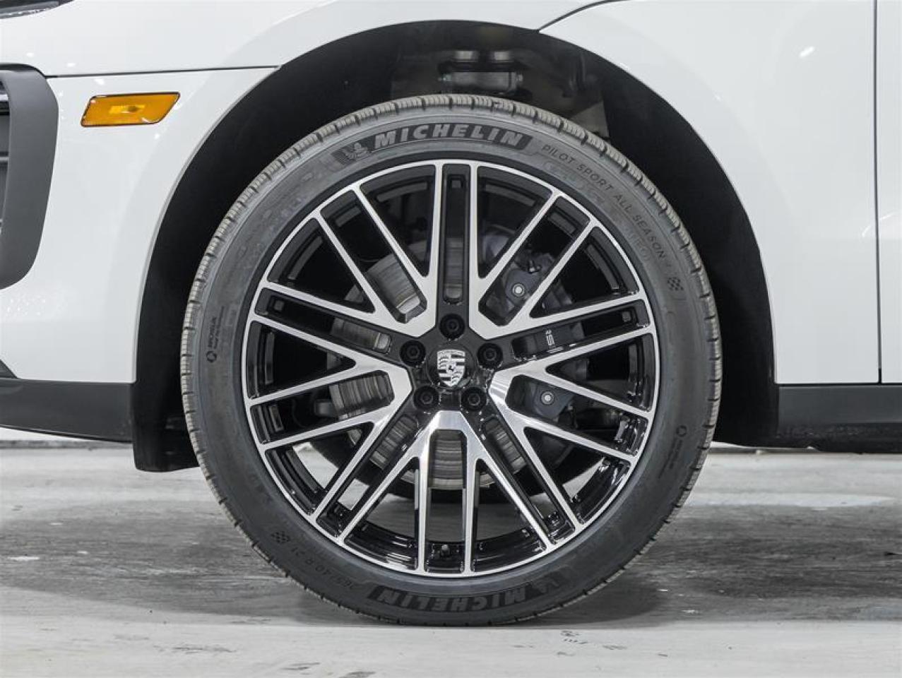 2026 Porsche Macan  Photo