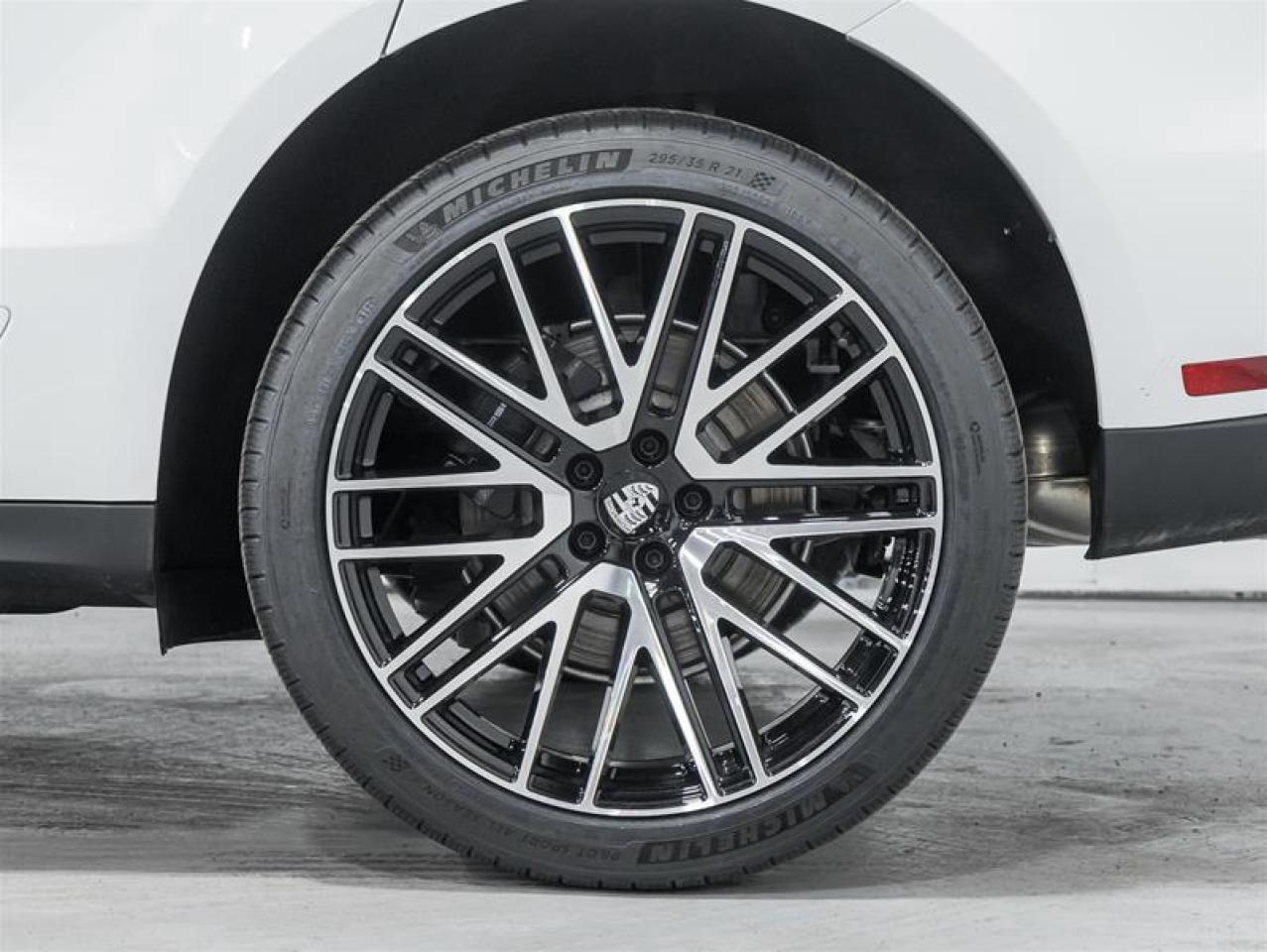 2026 Porsche Macan  Photo