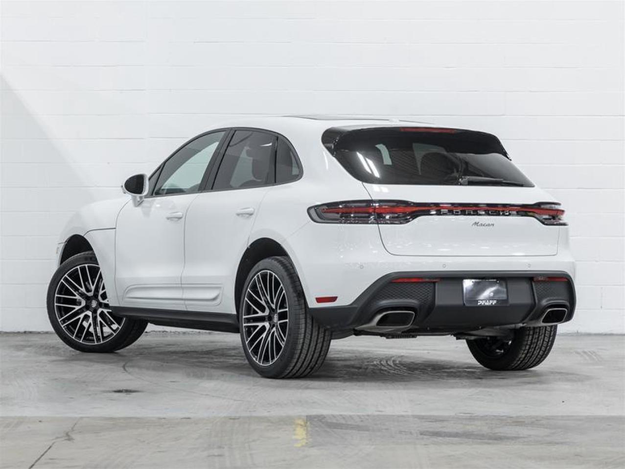 2026 Porsche Macan  Photo