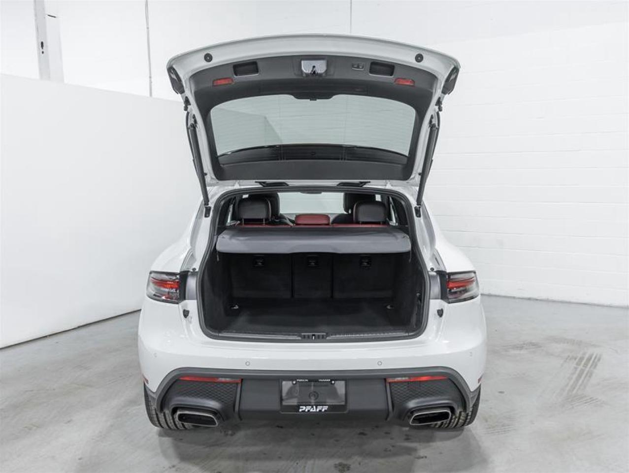 2026 Porsche Macan  Photo