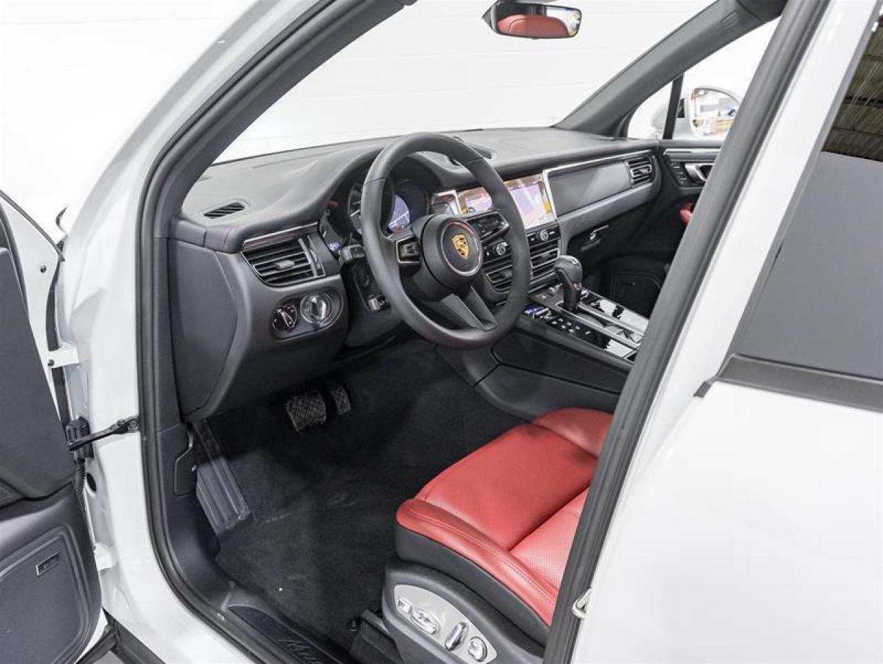 2026 Porsche Macan  Photo