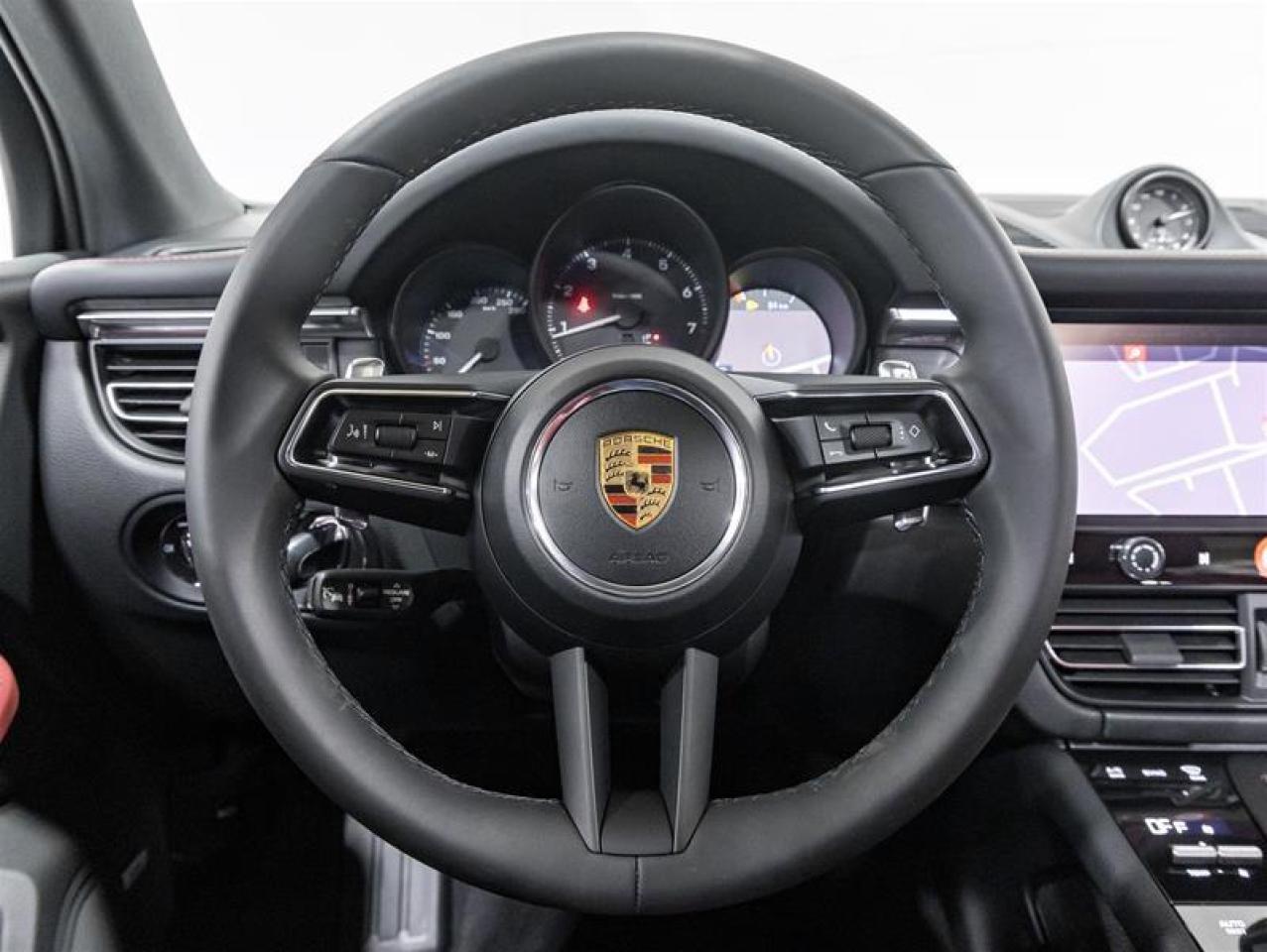 2026 Porsche Macan  Photo