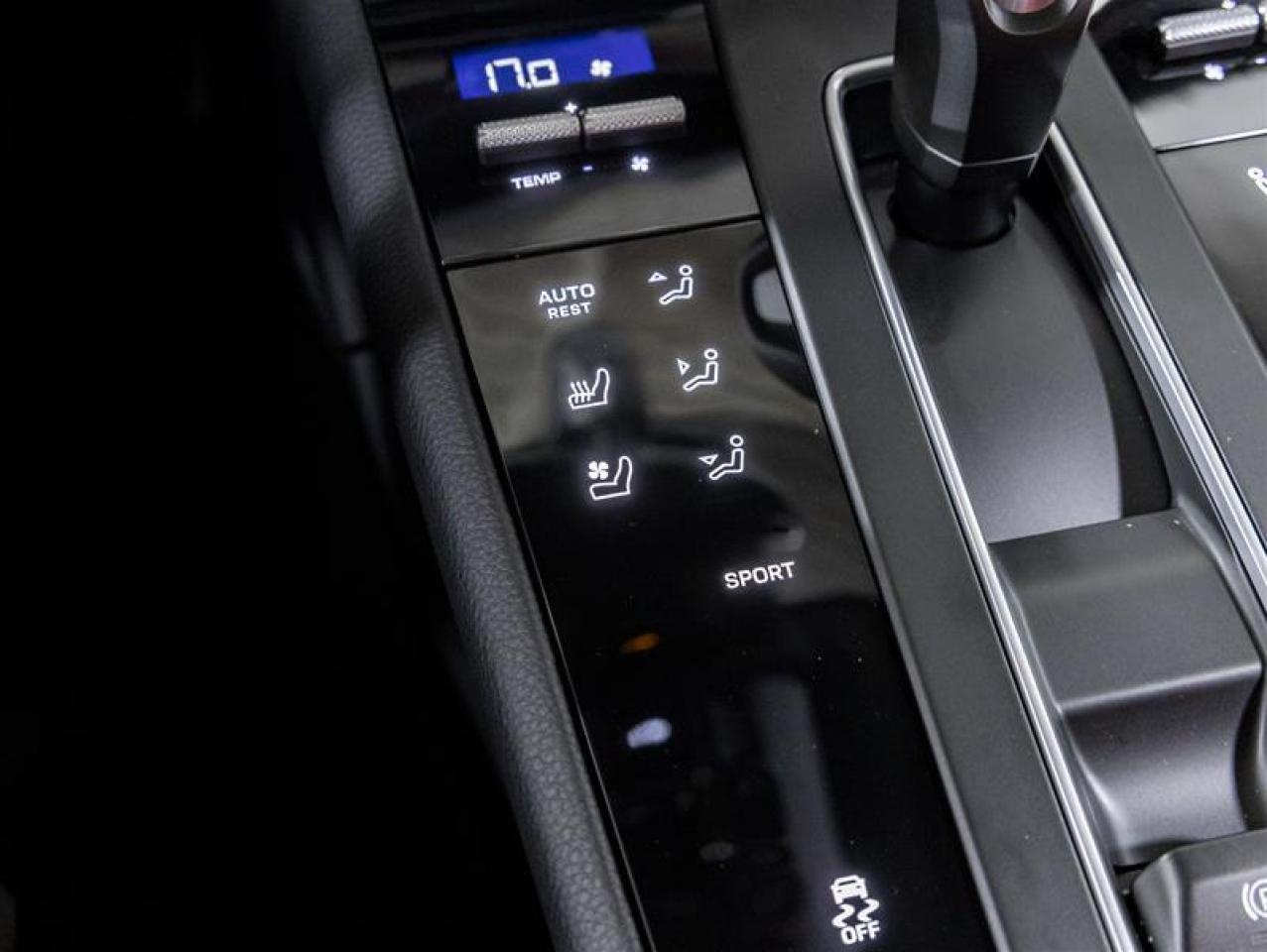 2026 Porsche Macan  Photo