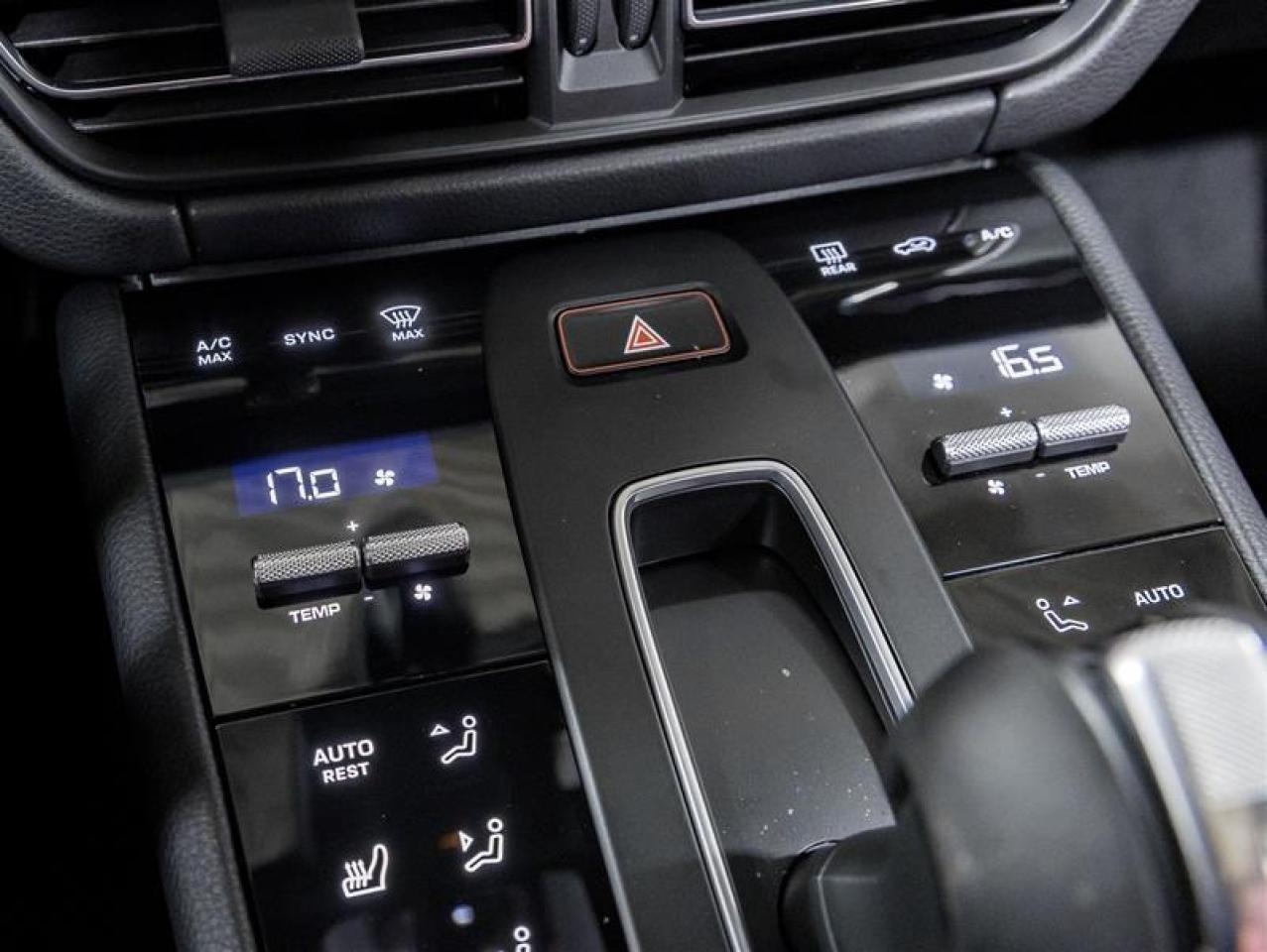 2026 Porsche Macan  Photo