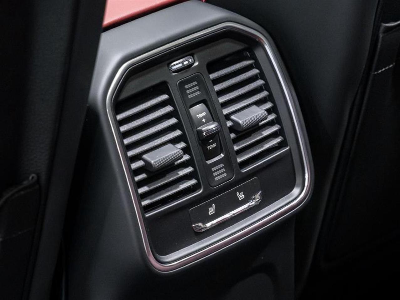 2026 Porsche Macan  Photo