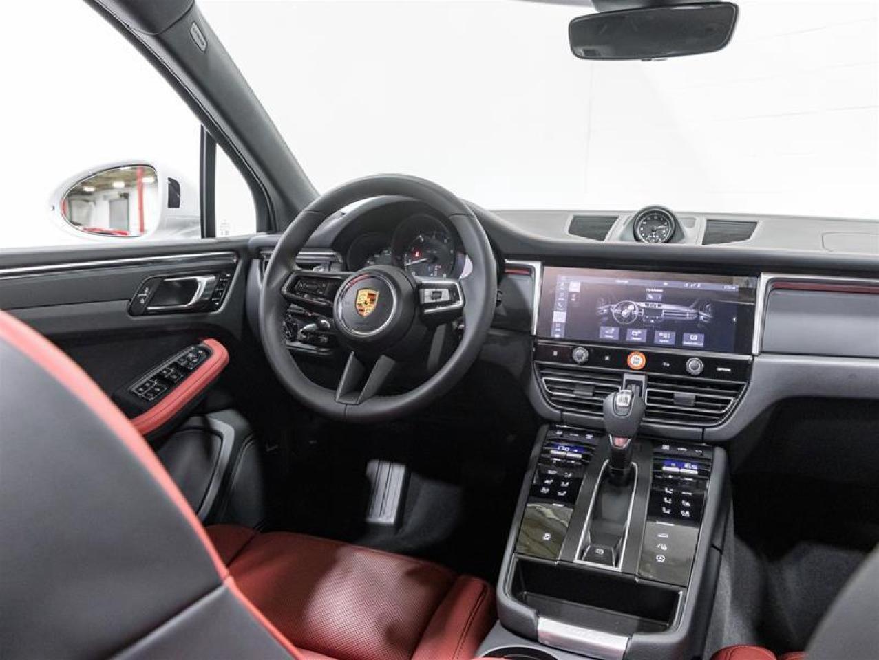 2026 Porsche Macan  Photo