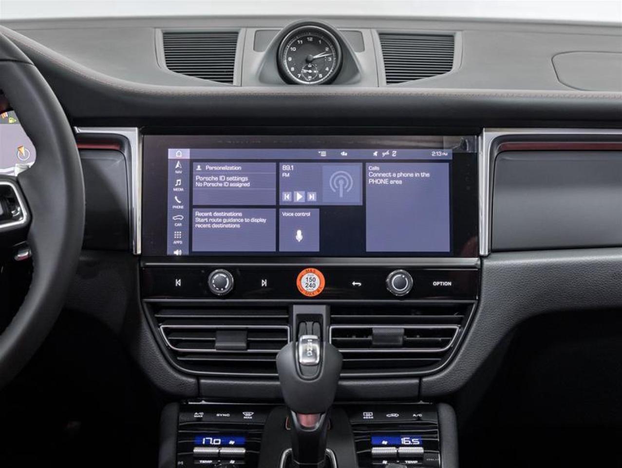 2026 Porsche Macan  Photo