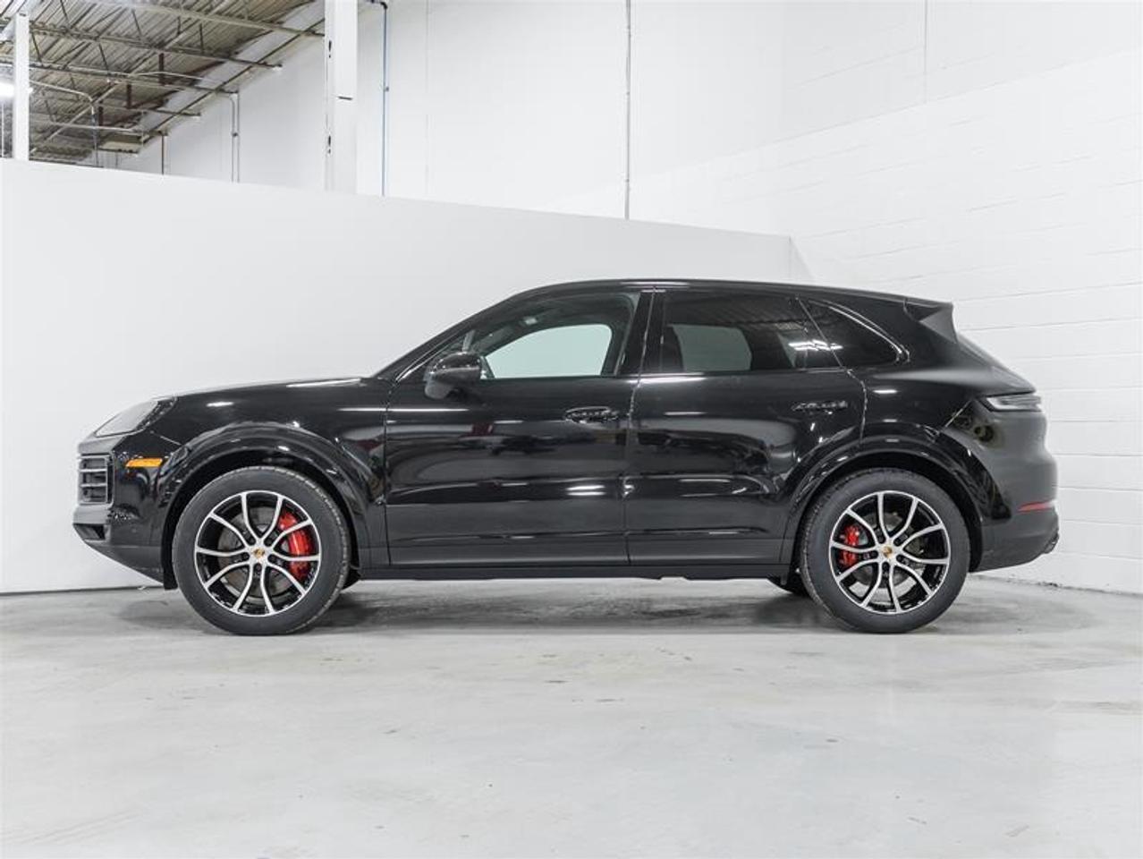 2026 Porsche Cayenne  Photo3