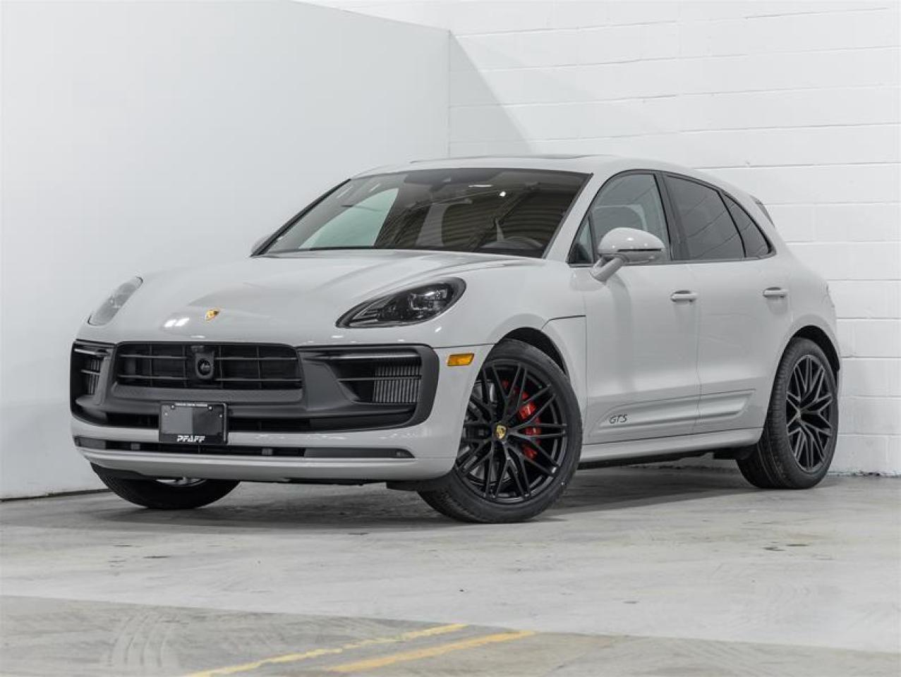 2026 Porsche Macan  Photo