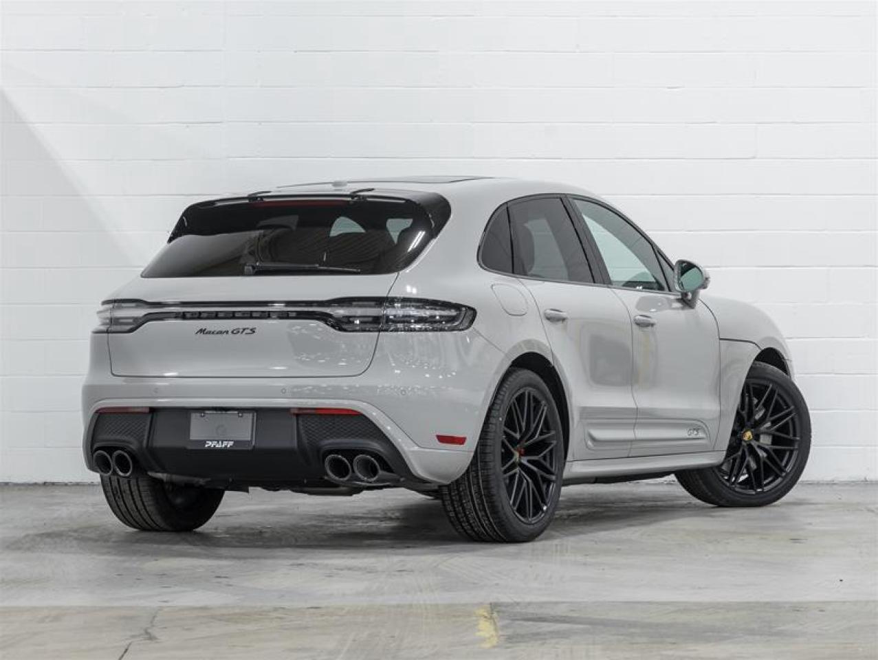 2026 Porsche Macan  Photo