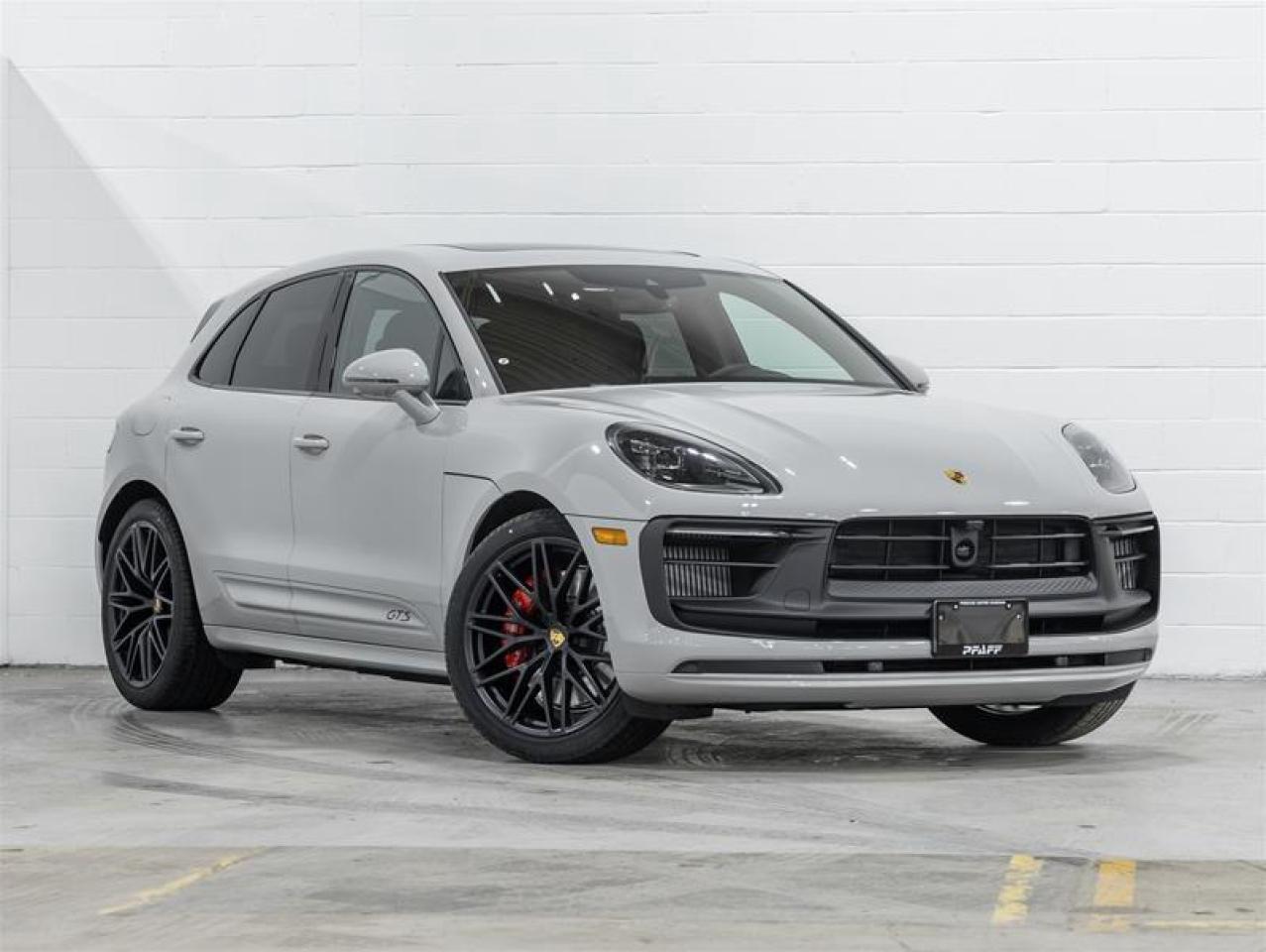 2026 Porsche Macan  Photo