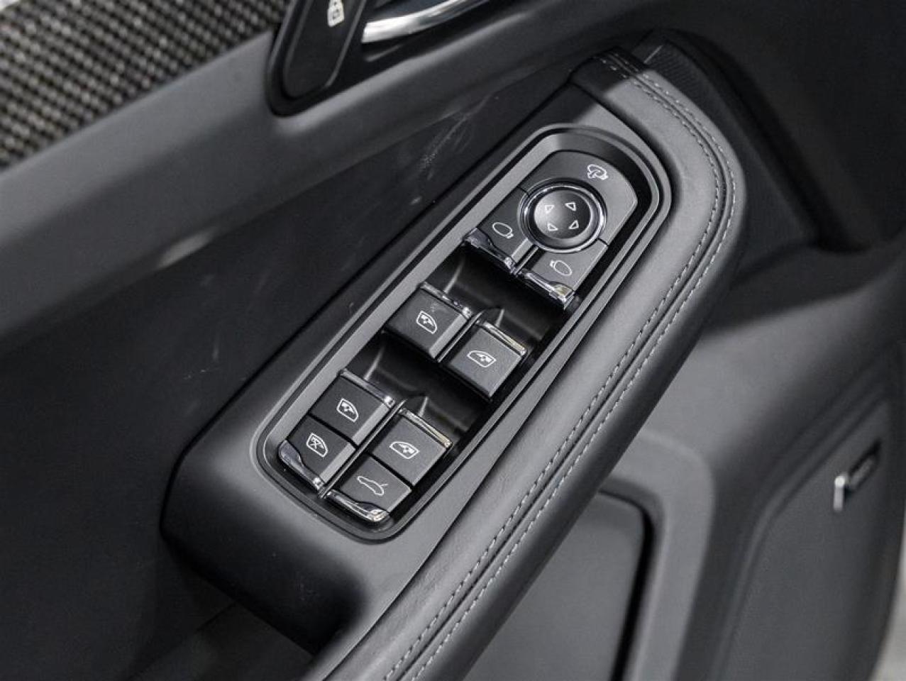 2026 Porsche Macan  Photo