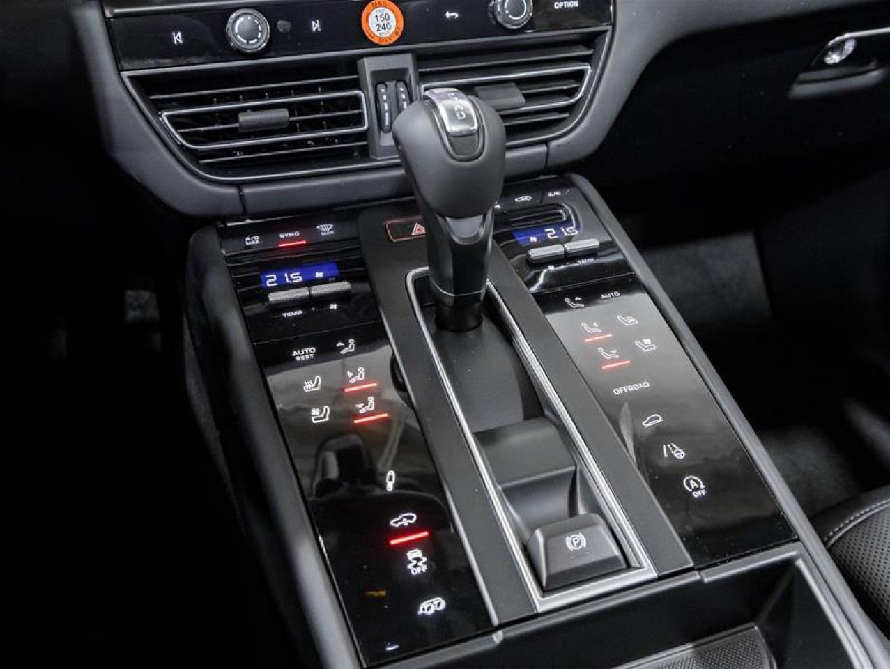 2026 Porsche Macan  Photo