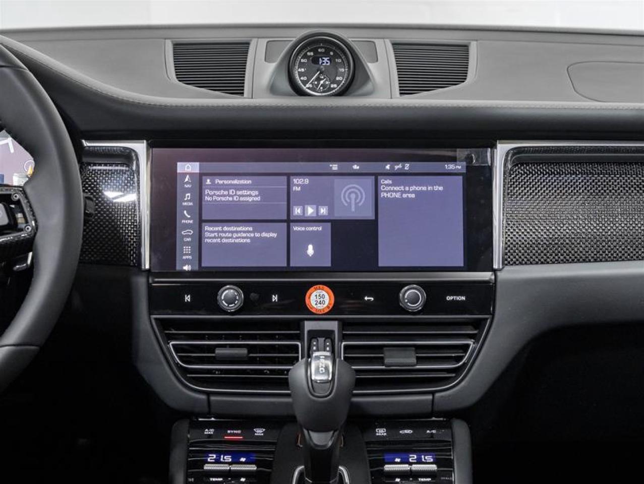 2026 Porsche Macan  Photo