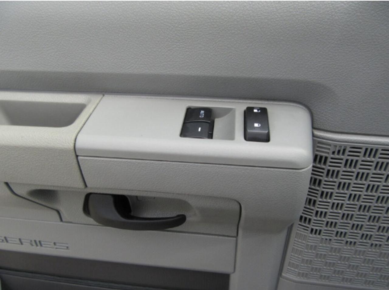 2023 Ford Super Duty E-450 DRW CUBE VAN 16FT HIGH BOX WITH ROLLOUT RAMP Photo