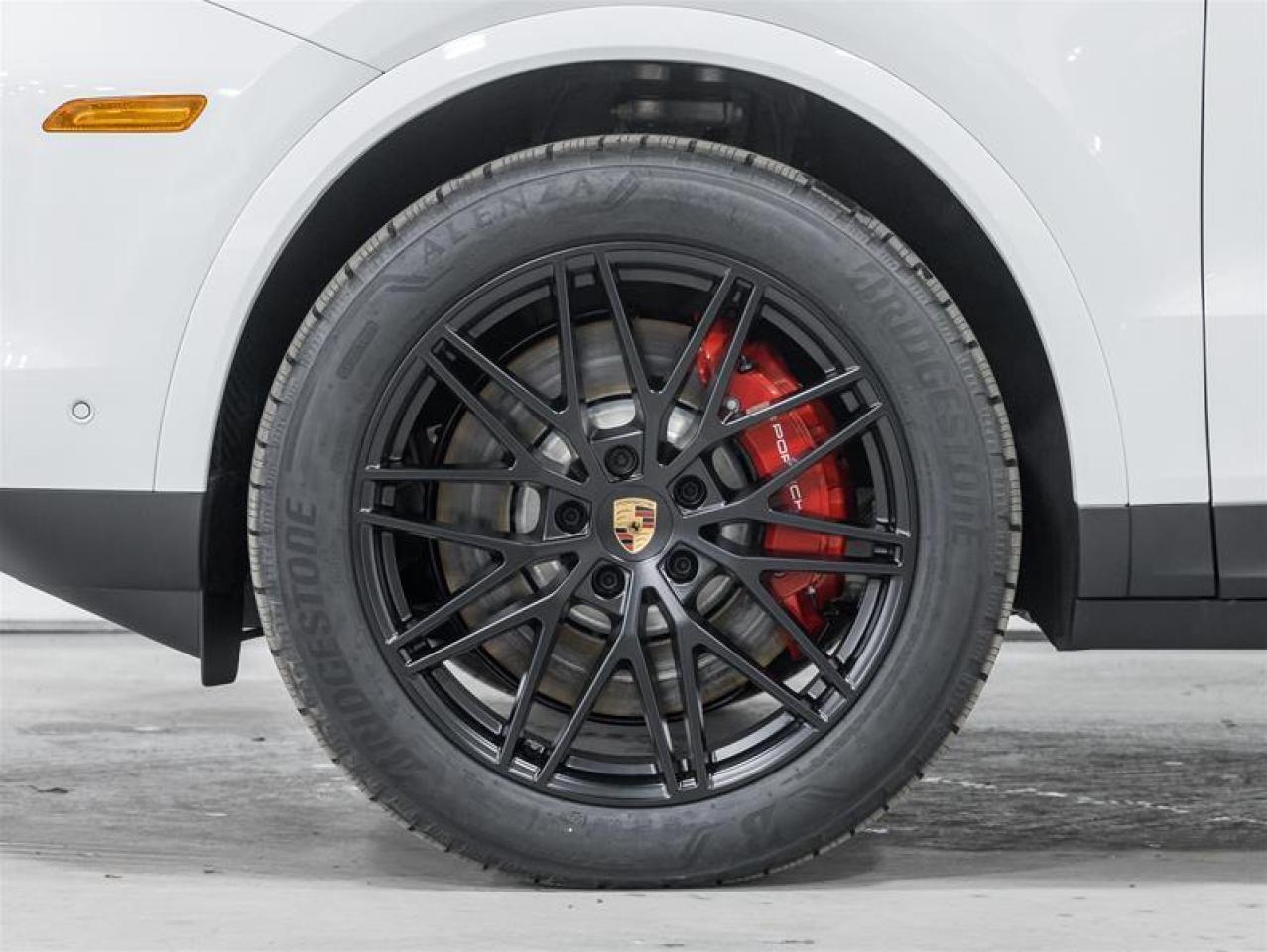 2026 Porsche Cayenne  Photo4