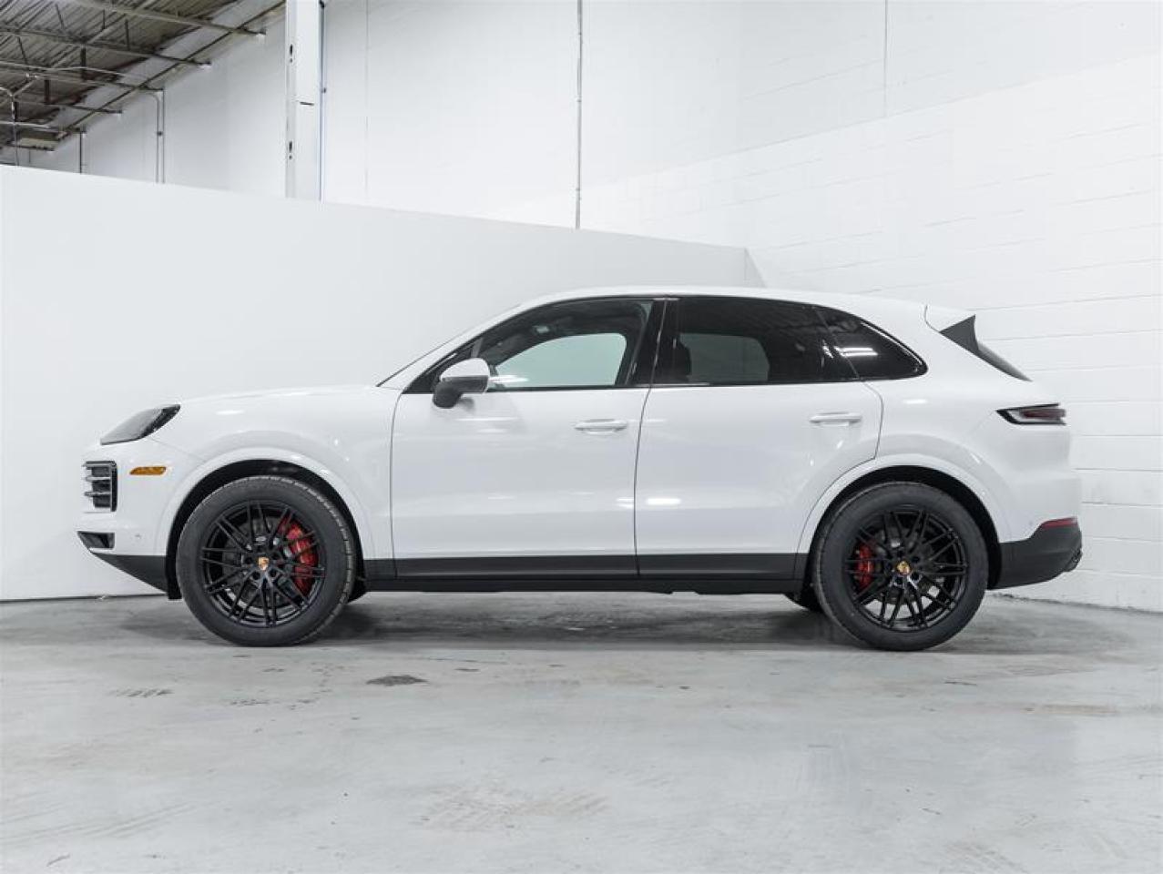 2026 Porsche Cayenne  Photo3