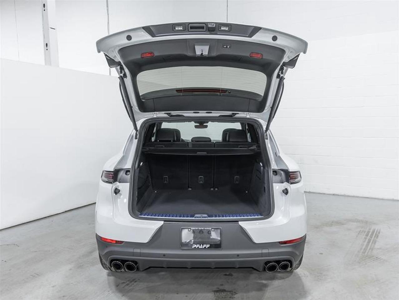 2026 Porsche Cayenne  Photo