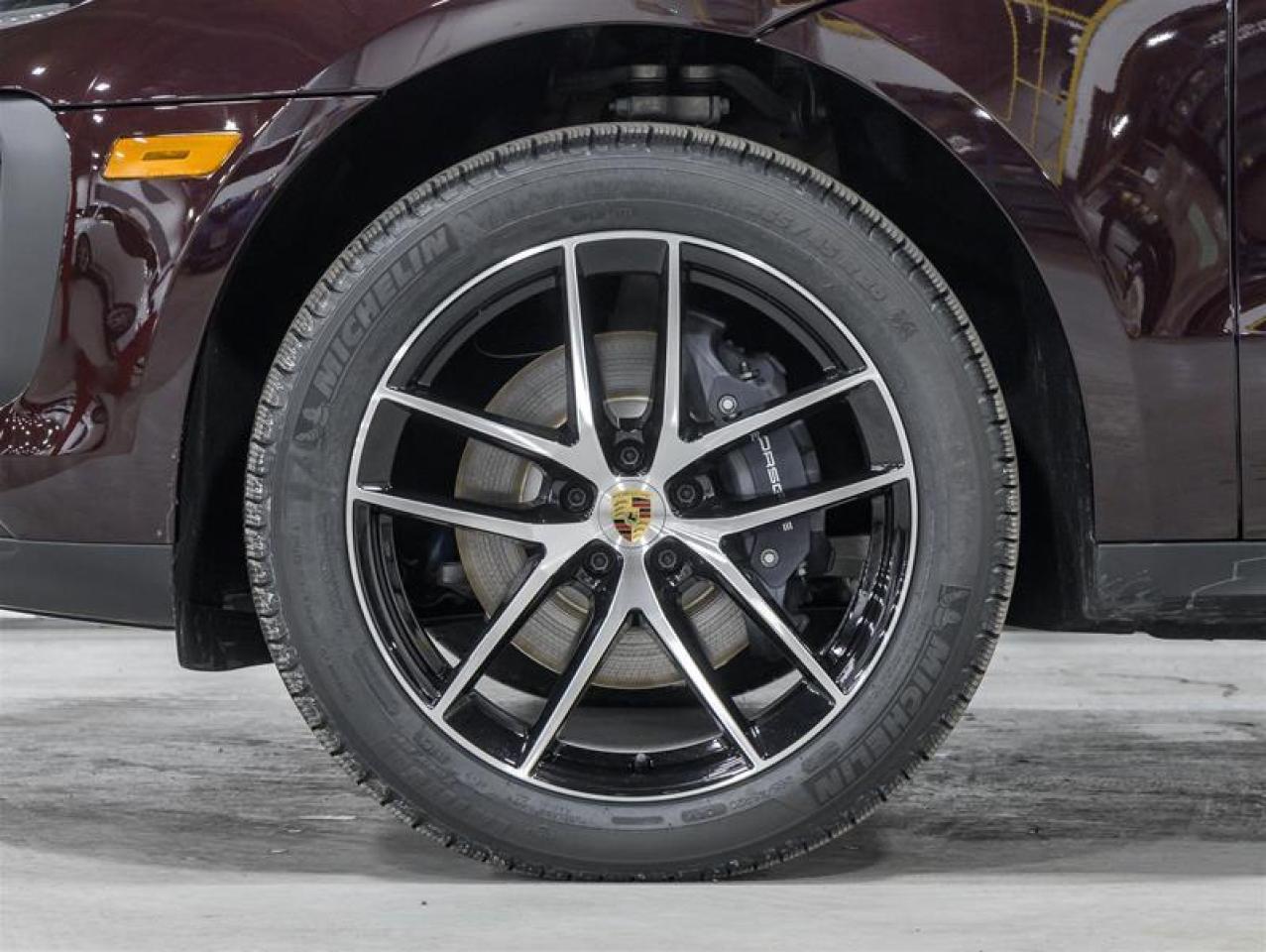 2026 Porsche Macan  Photo4