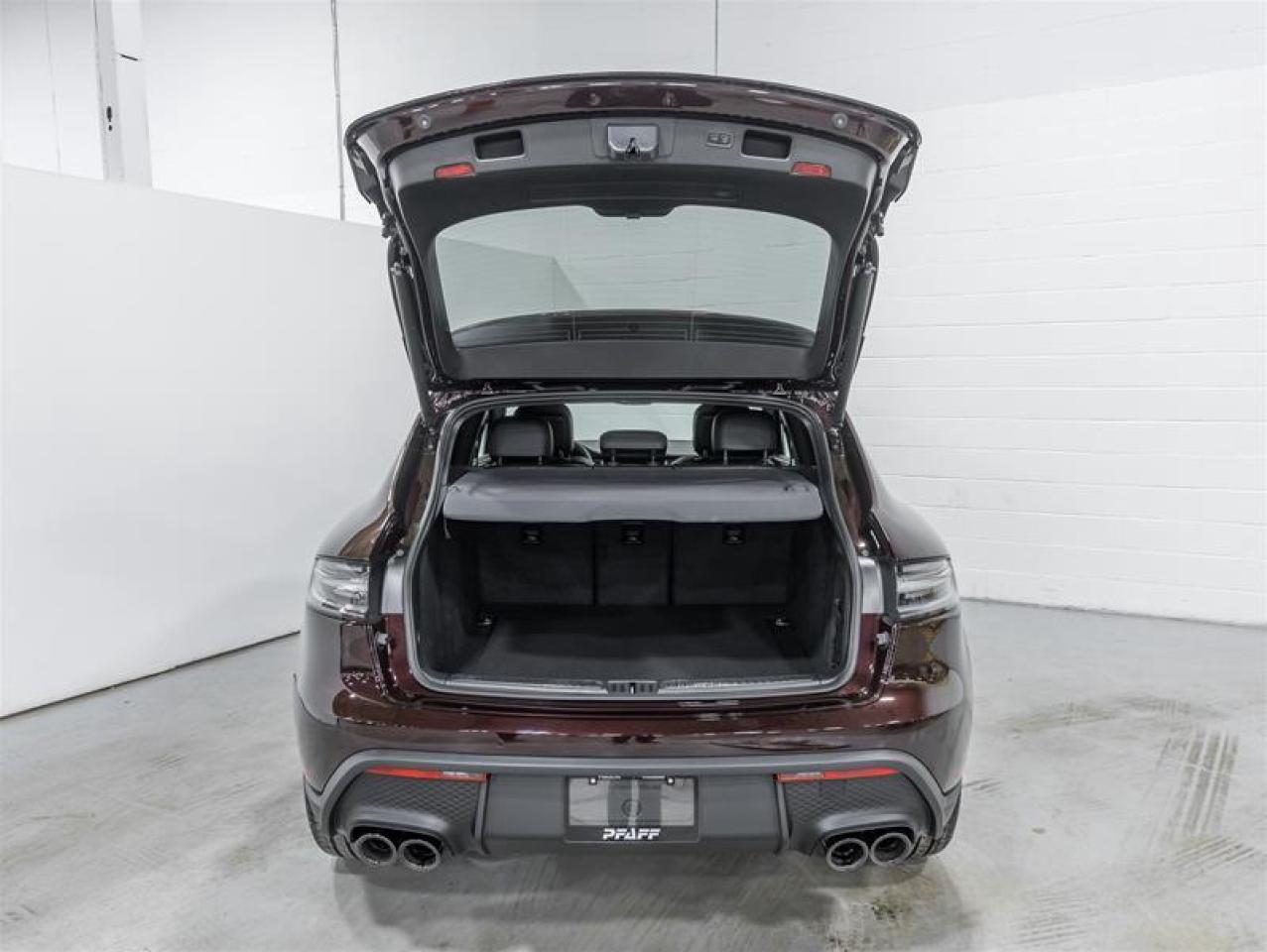 2026 Porsche Macan  Photo