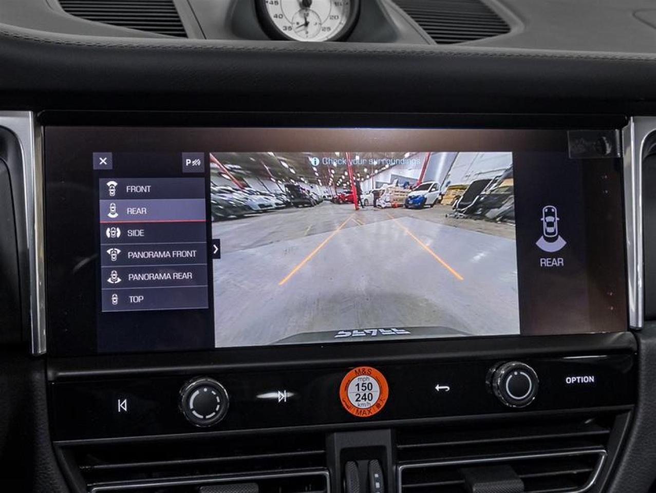 2026 Porsche Macan  Photo