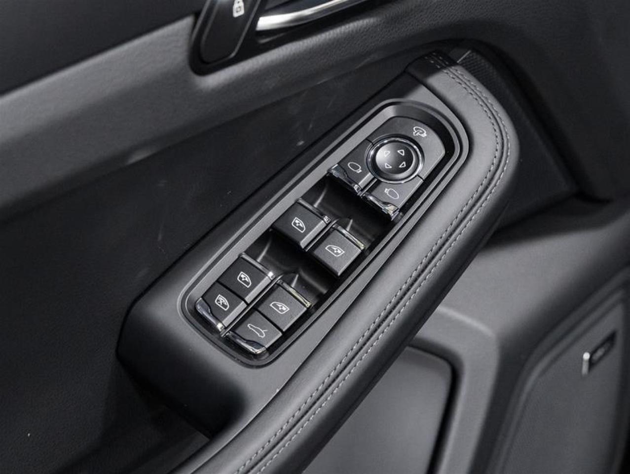 2026 Porsche Macan  Photo