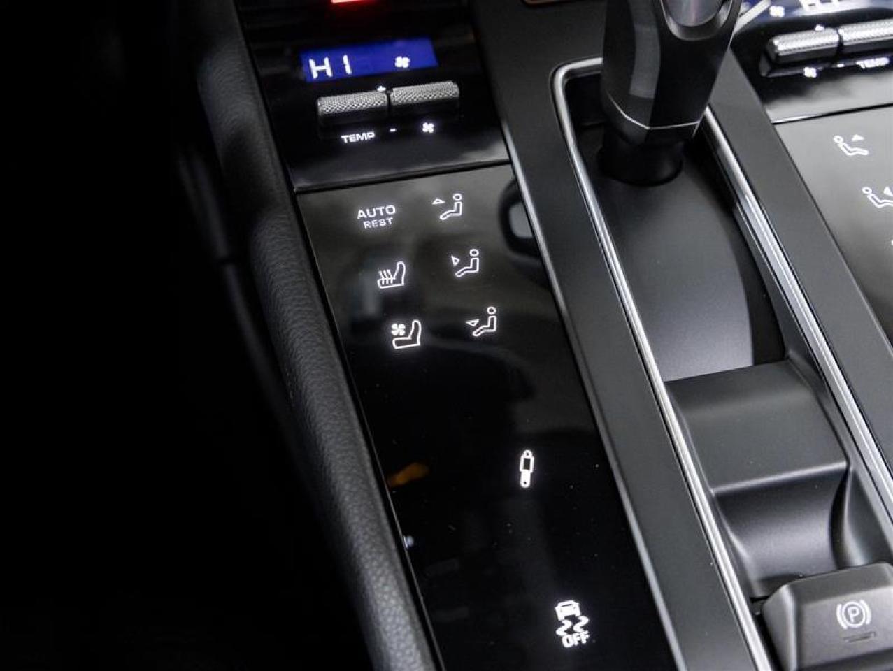 2026 Porsche Macan  Photo