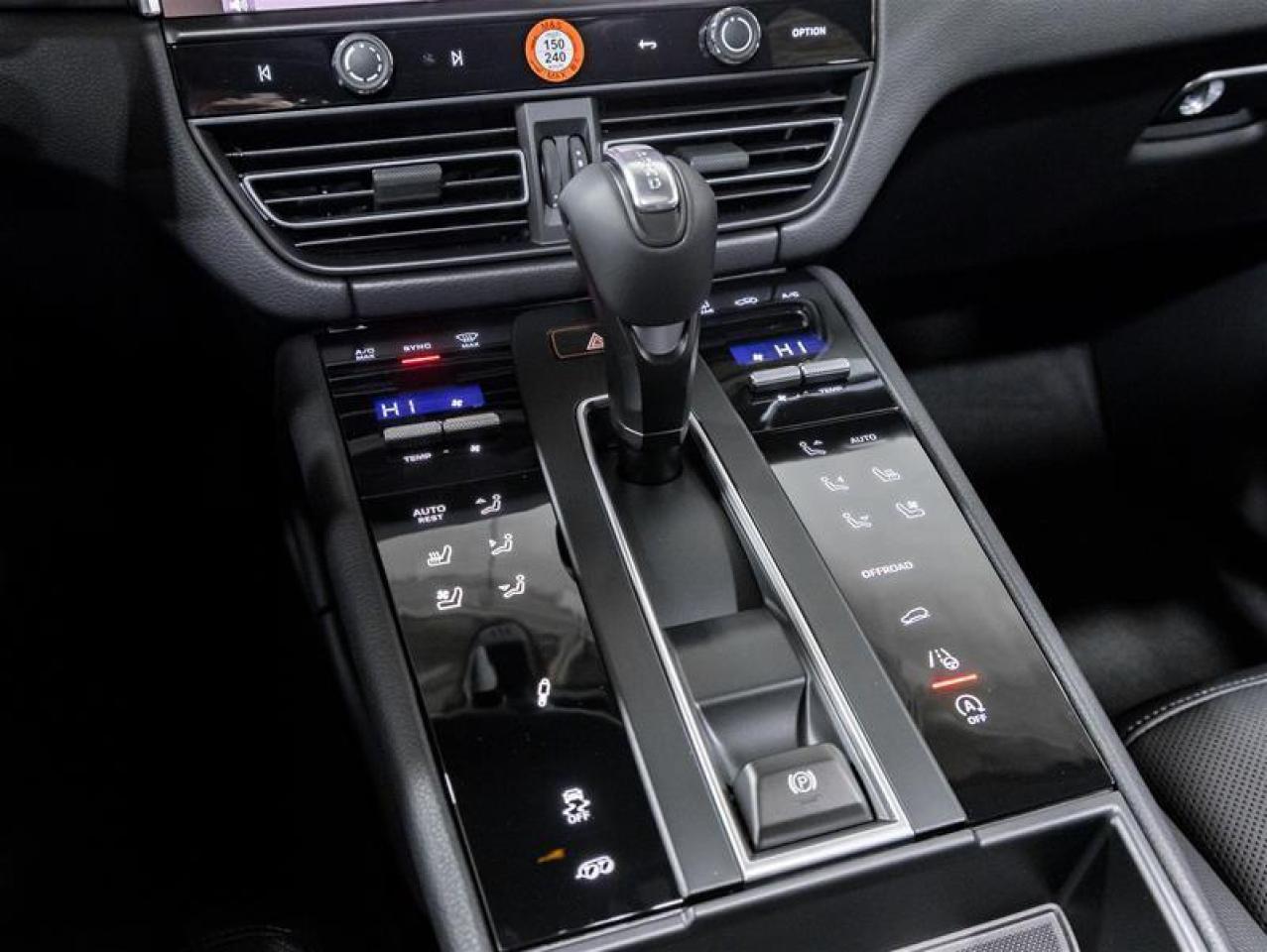 2026 Porsche Macan  Photo