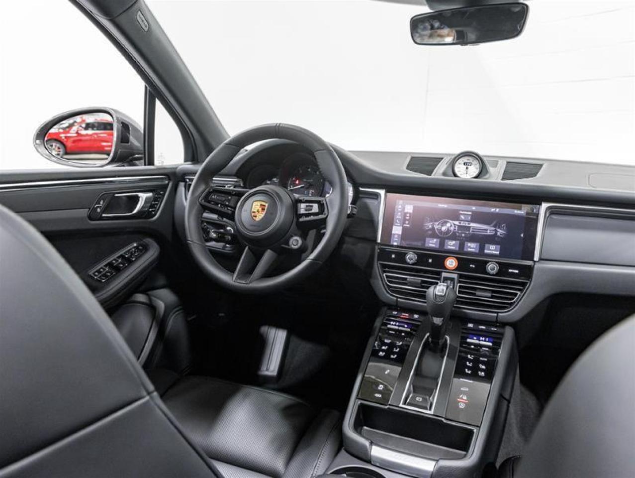 2026 Porsche Macan  Photo