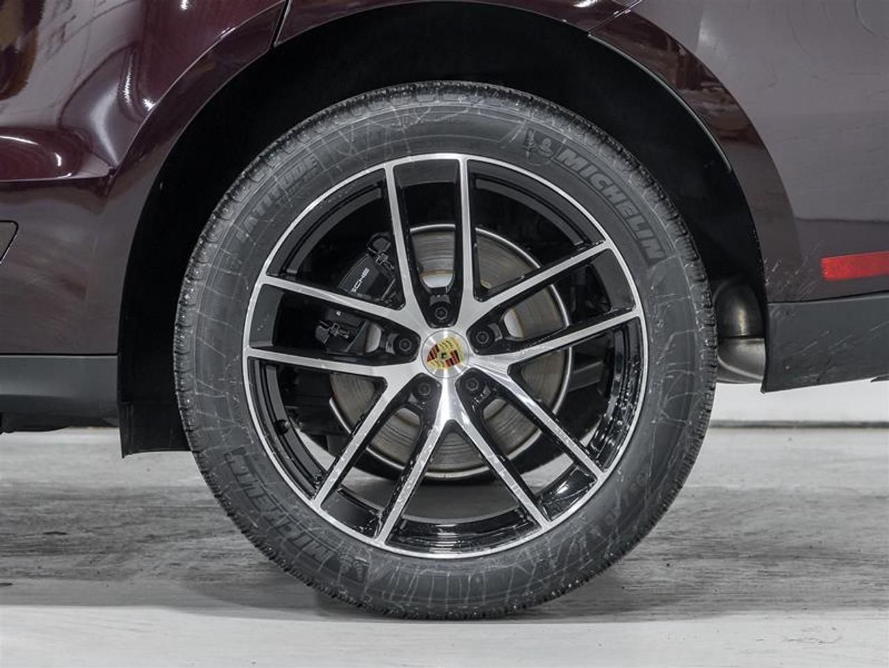 2026 Porsche Macan  Photo